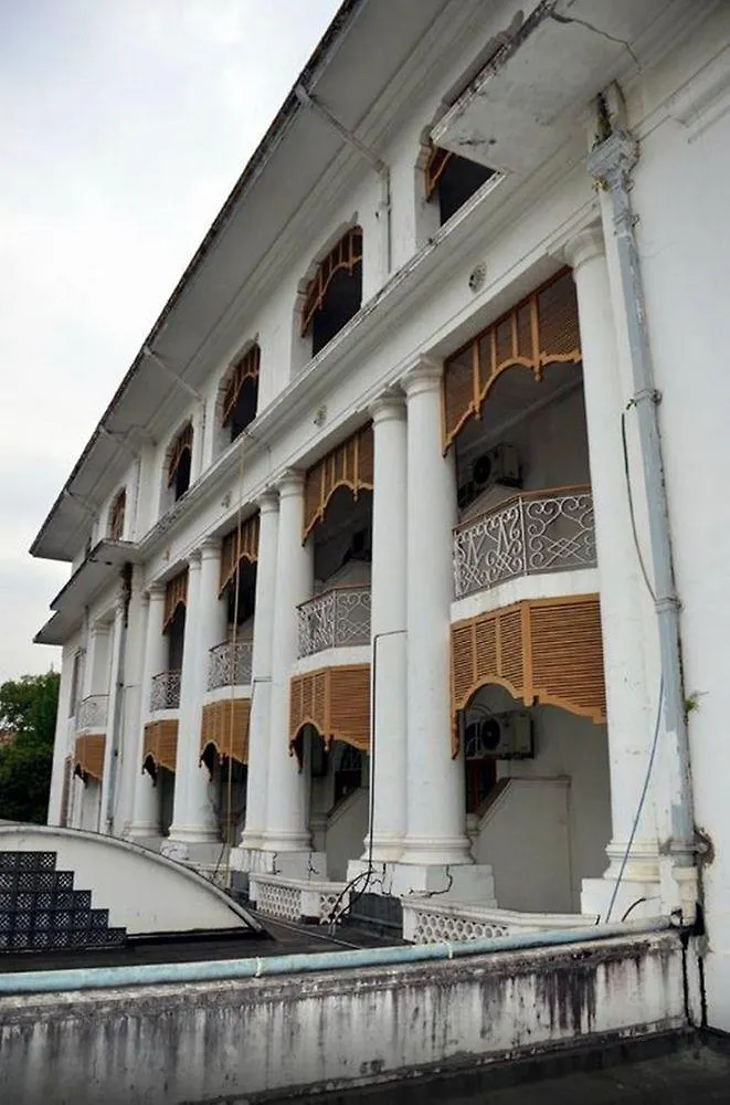 Yuzana Garden Hotel Yangon 3*,